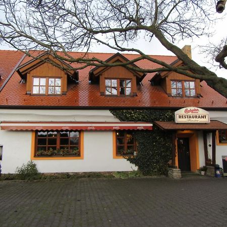 Pension&Restaurant U Koňské dráhy Holkov Velešín Exterior foto
