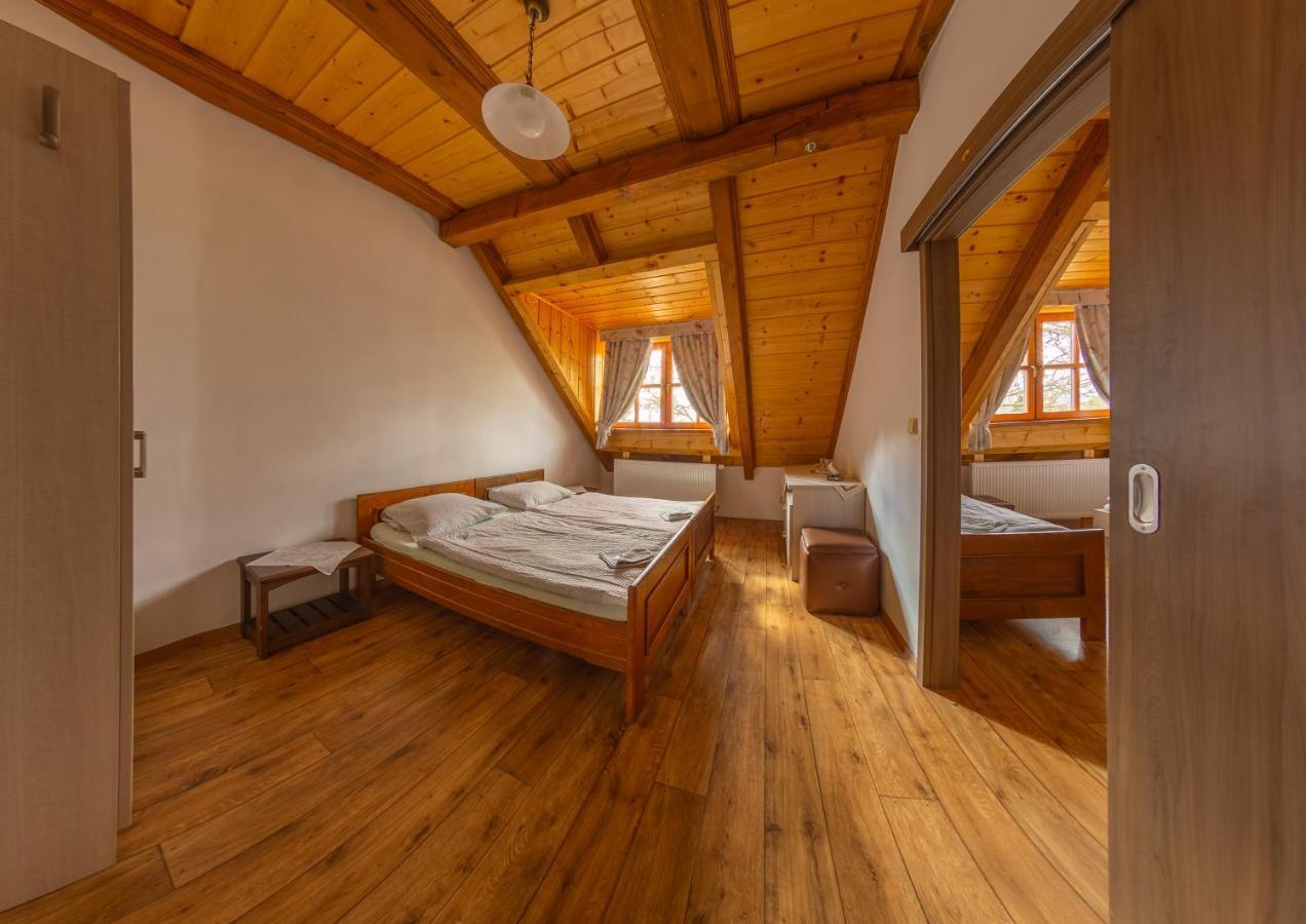 Pension&Restaurant U Koňské dráhy Holkov Velešín Exterior foto
